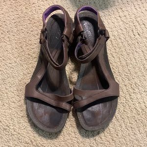 Teva Cabrillo Crossover Wedge Brown Leather Sandal